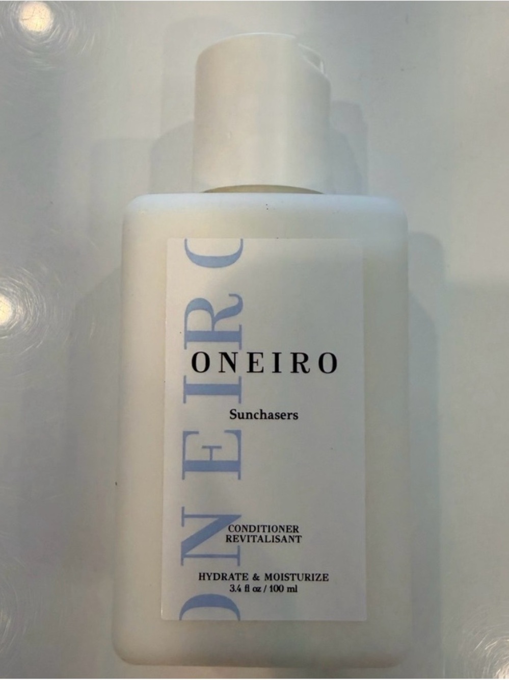 ONEIRO Travel Moisturizer Set — Cream & White Hydration Kit - Picture 5 of 8